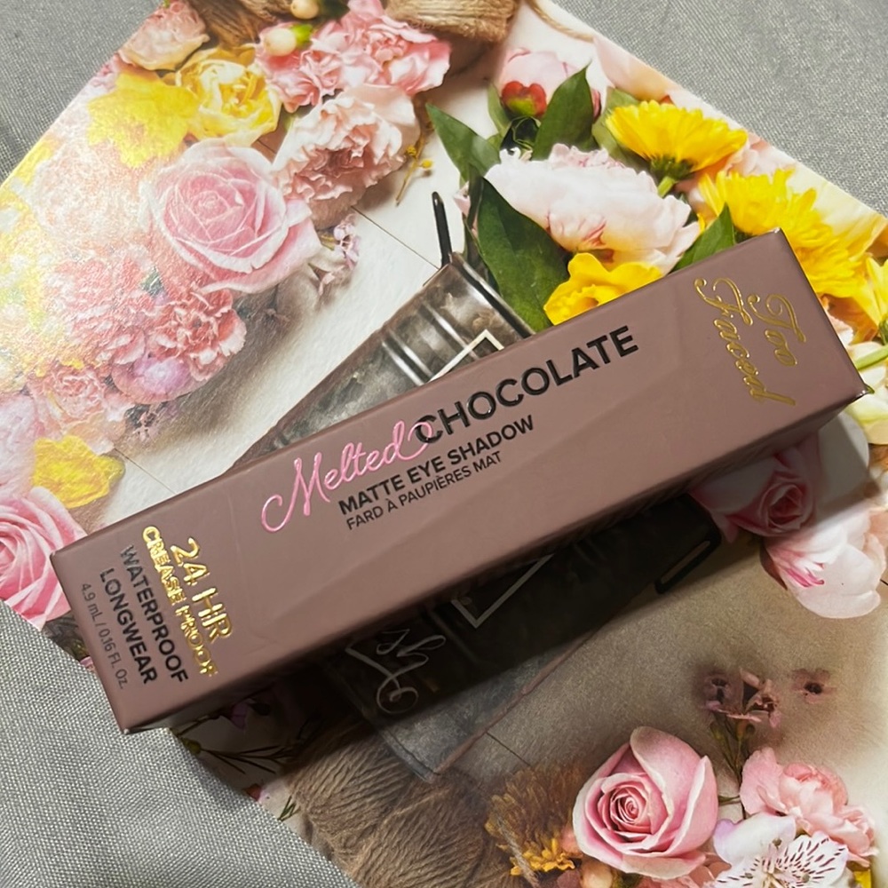 Too faced Matte eyeshadow